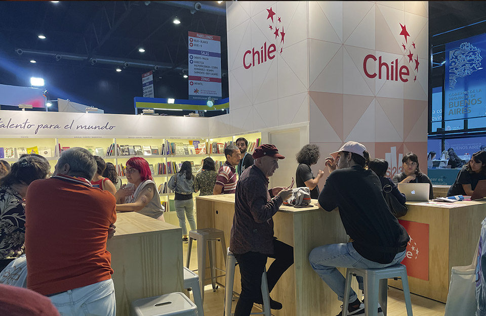Chilean literature shines at inauguration of Buenos Aires International Book Fair, with Santiago as the protagonist | Marca Chile